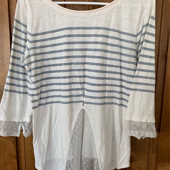 *SOLD* White striped top with lace detail - Picture 2 of 3